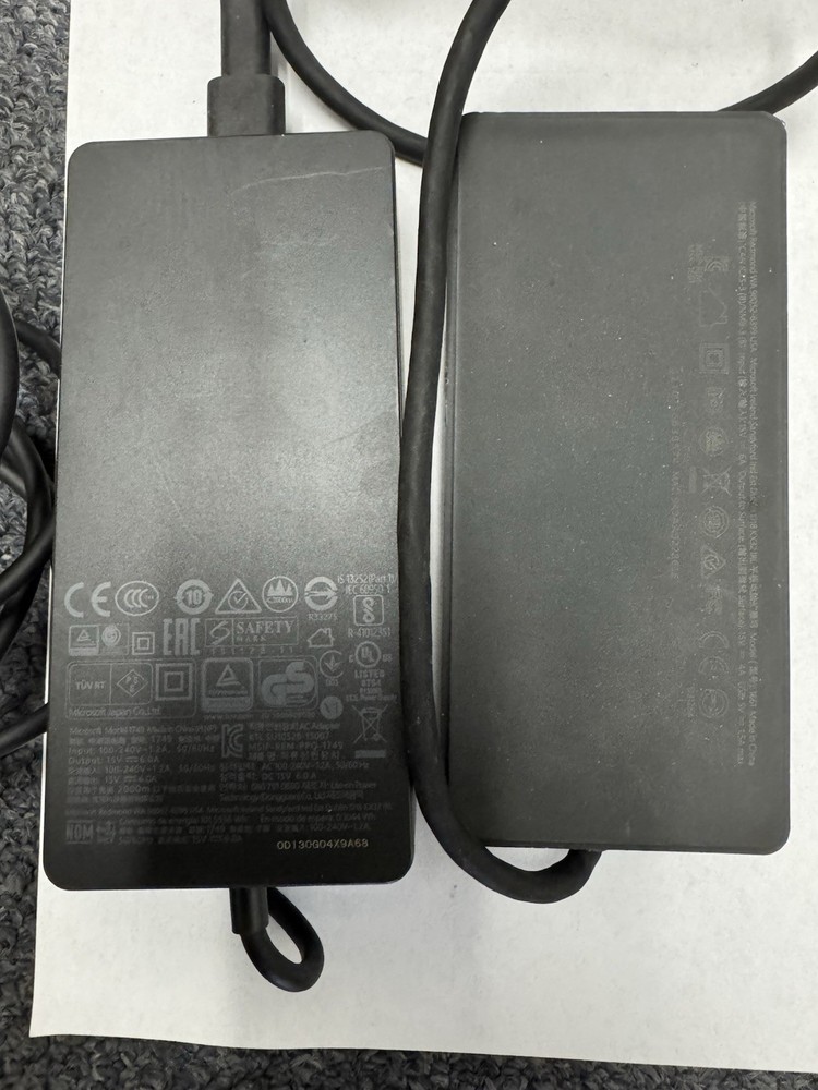 Microsoft Surface Docking Station Model 1661 with Power Adapter