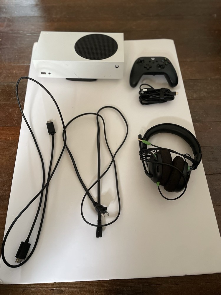 Xbox Series S 512GB SSD Console Bundle with Controller, Headset & Cables