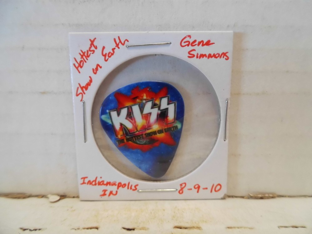 KISS "GENE SIMMONS" 8/09/2010 GUITAR PICK~READ DESCRIPTION #11~19