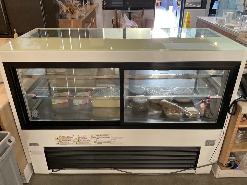 refrigerator display case
