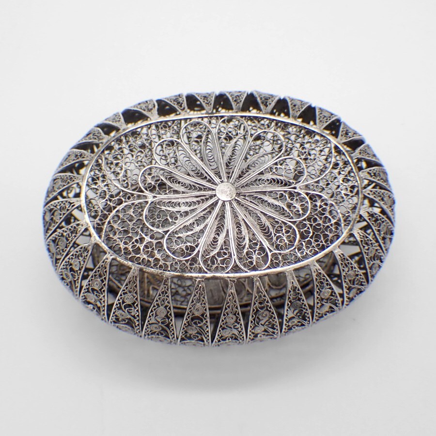 Filigree Oval Box 800 Silver