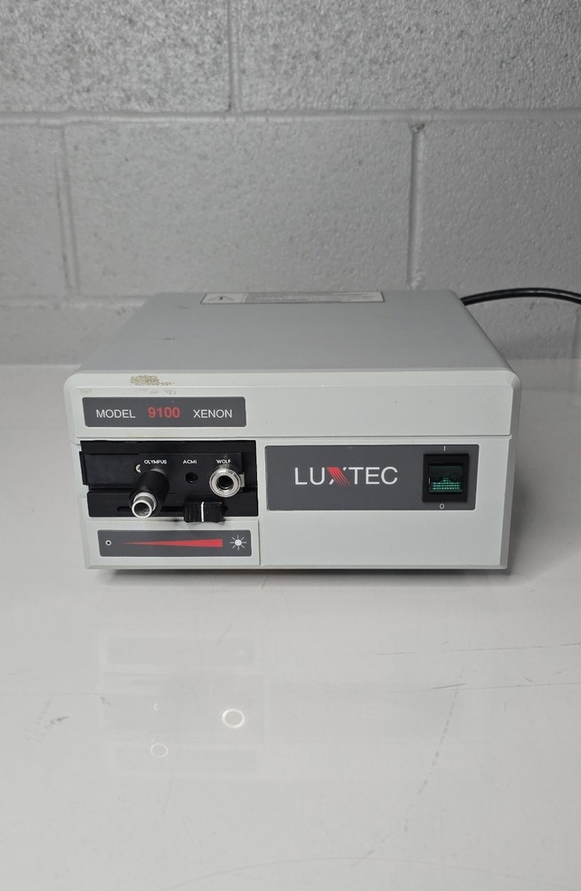 LUXTEC Model 9100 Xenon Light Source