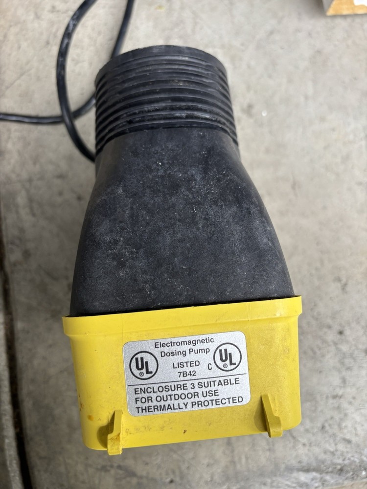 LMI MILTON ROY ELECTROMAGNETIC DOSING PUMP MAX PSi MODEL B741-12S