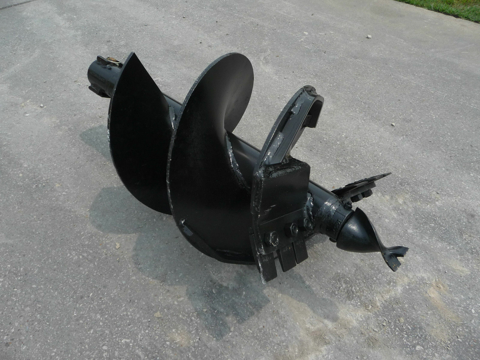 Lowe SQ-18-3 Skid Steer Auger Bit 18" Diameter, 2-9/16" Round Collar, 36" Tall