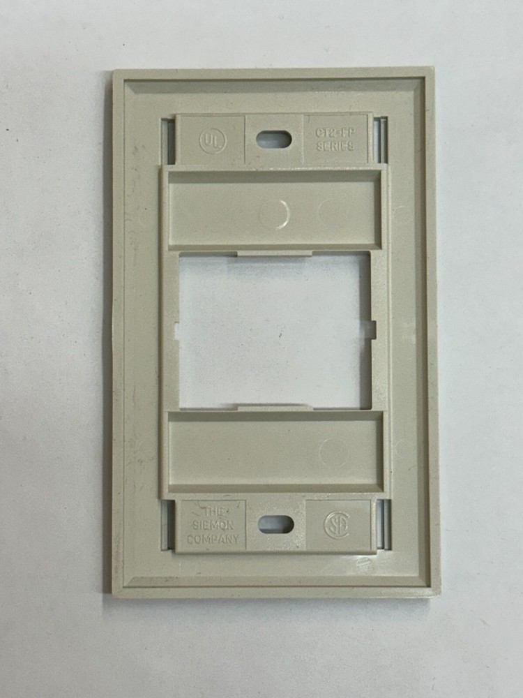 Siemon CT2-FP-20 CT2-FP Single gang faceplate