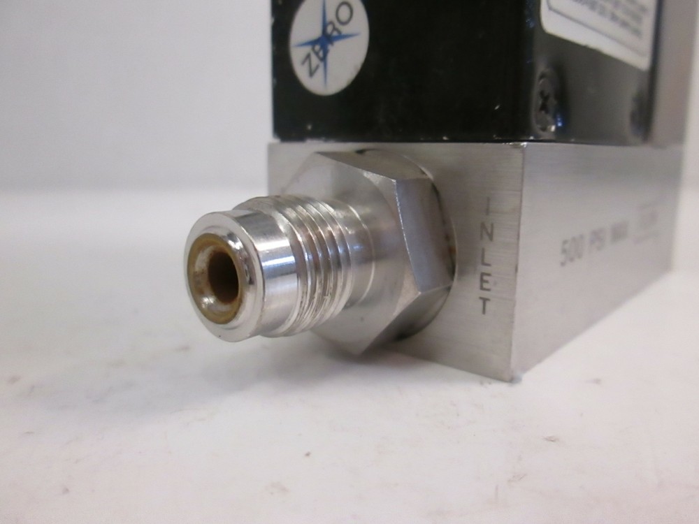 Unit UFC-1100 Mass Flow Controller, SIH2CL2, 50 SCCM, Used