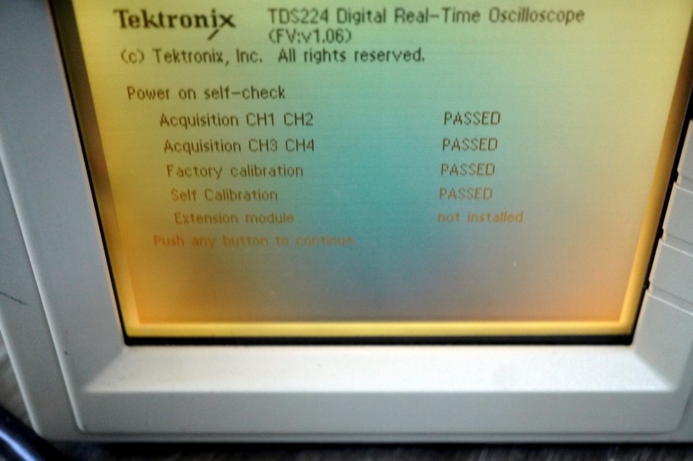 TEKTRONIX MODEL TDS 224 4 CHANNEL REAL TIME DIGITAL SCOPE