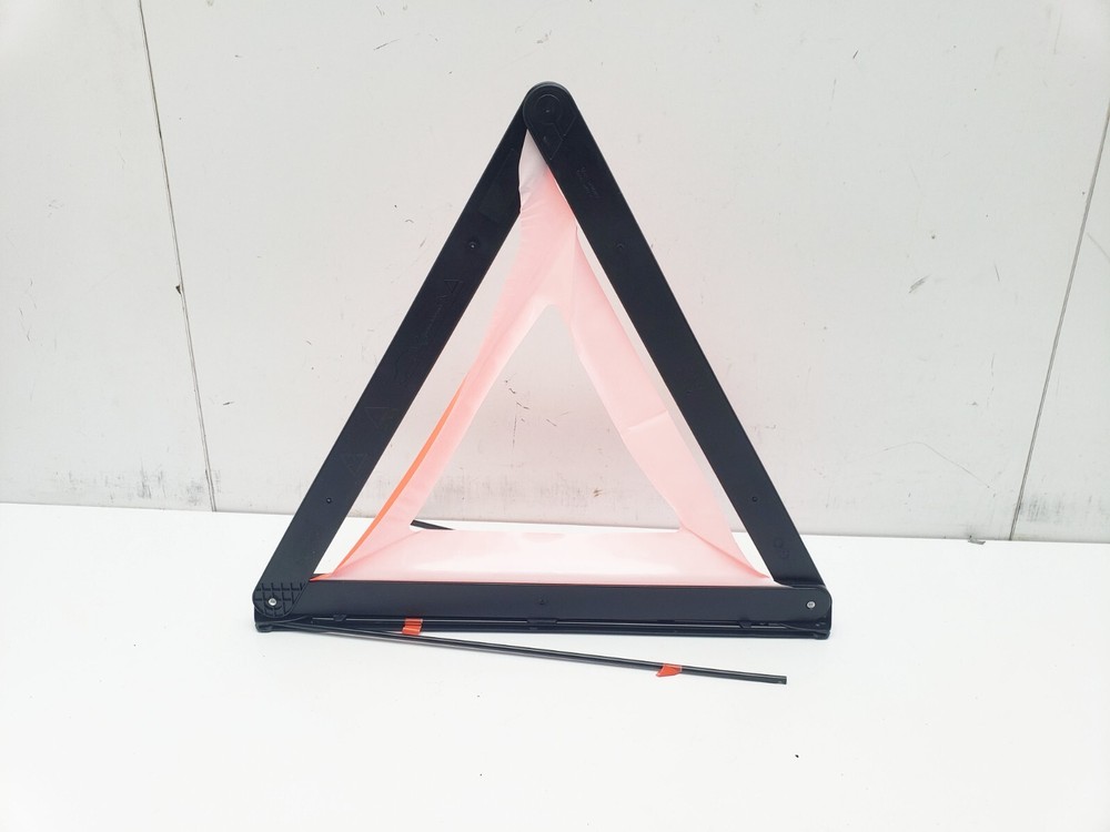 BMW Z4 E89 HAZARD WARNING TRIANGLE 2013 6770487