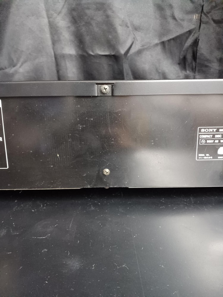 SONY CDP-227ESD | CD Player in Good Condition