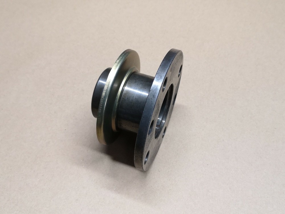 BMW OEM NEW 4x84 input front flange 188 medium case LSD open diff shaft cup
