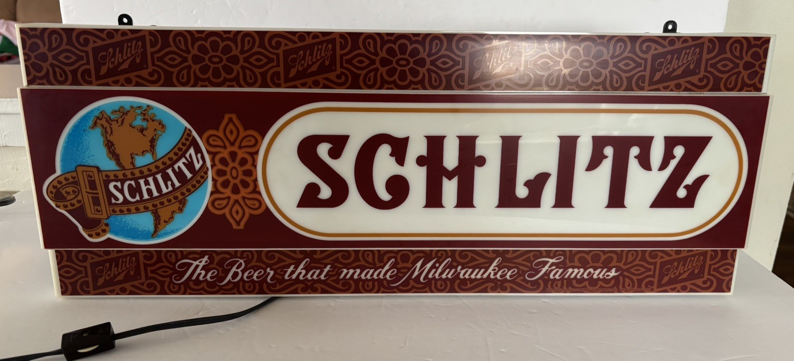 VINTAGE ADVERTISING SCHLITZ BEER LIGHTED ELECT SIGN WORKS 22” X 8.5”