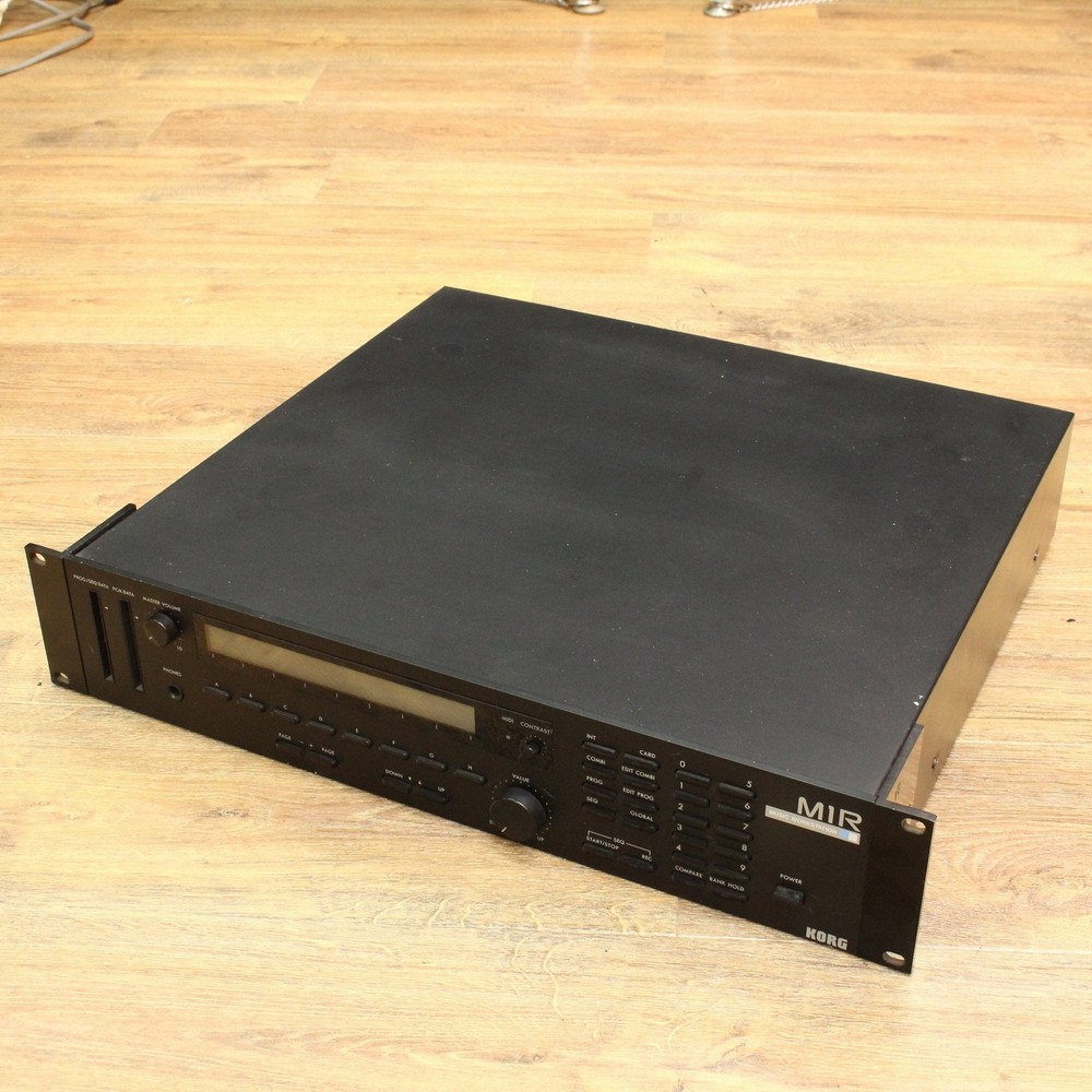 KORG M1R [000102]