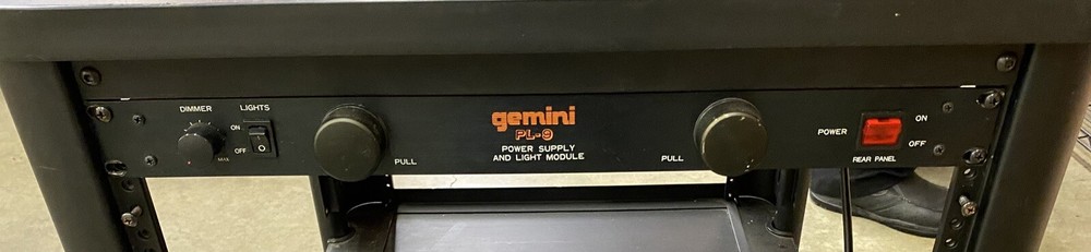 Gemini PL-9 Rack Mountable Power Supply and Light Module 8 Outlets - TESTED