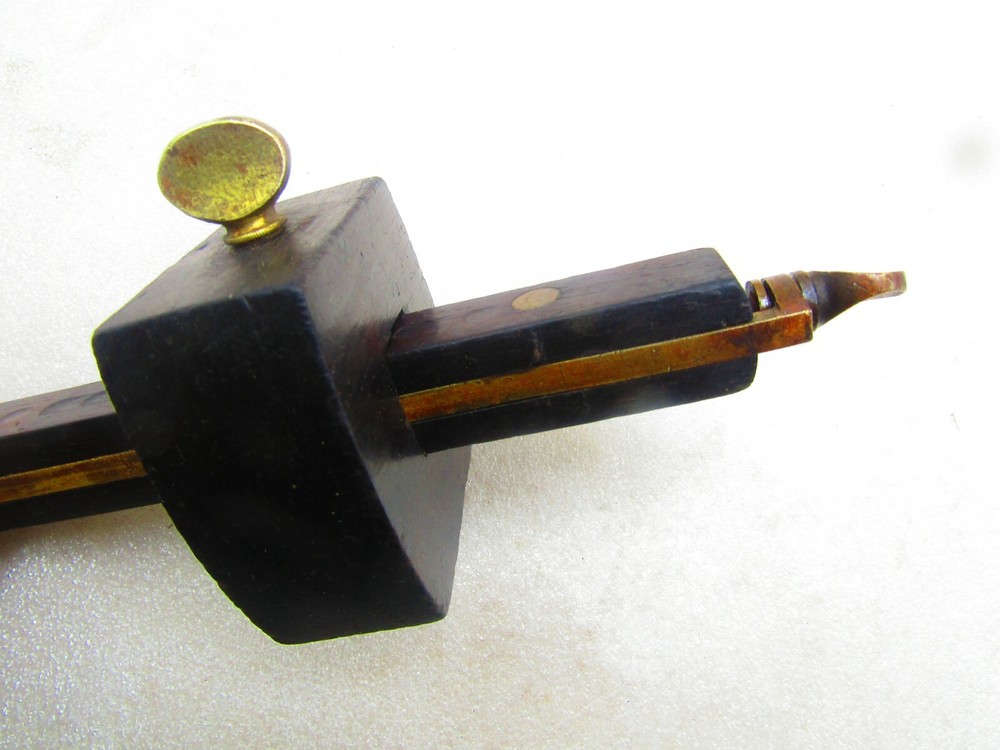 Mortising scribe, adjustable