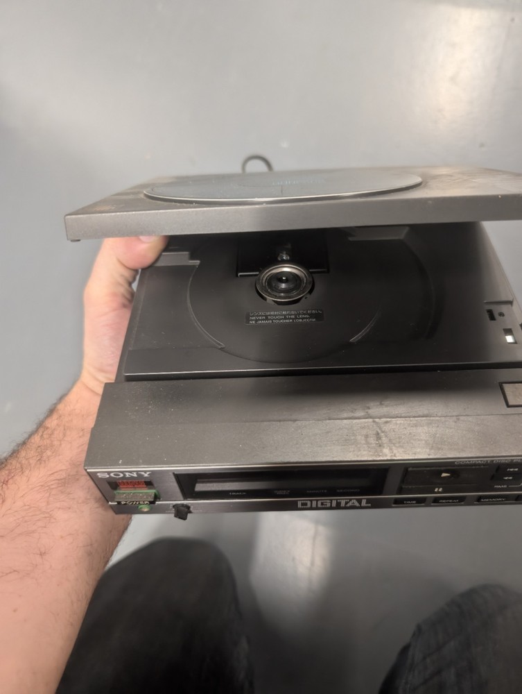 Sony CDP-7F Top Loader CD Player. TESTED WORKS! Good Condition