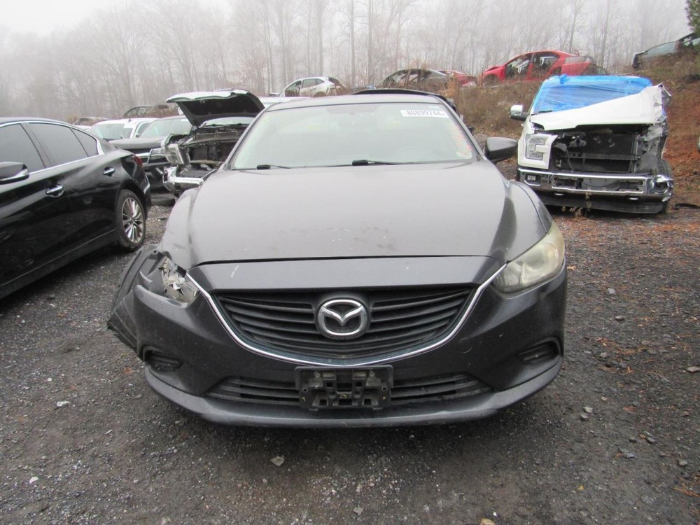 6 2016 Glove Box 1014581