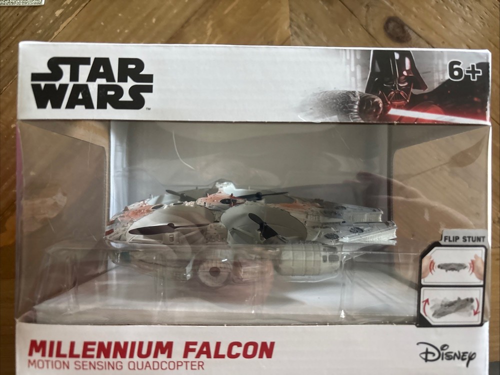 Star Wars Millenium Falcon Motion Sensing QuadCopter LED with USB Charger