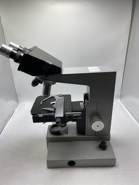 Leitz SM-LUX Wetzlar Binocular Microscope, Three Objectives and Illumination