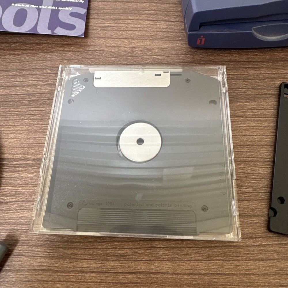 Iomega Zip 100 Portable External Drive Z100P2