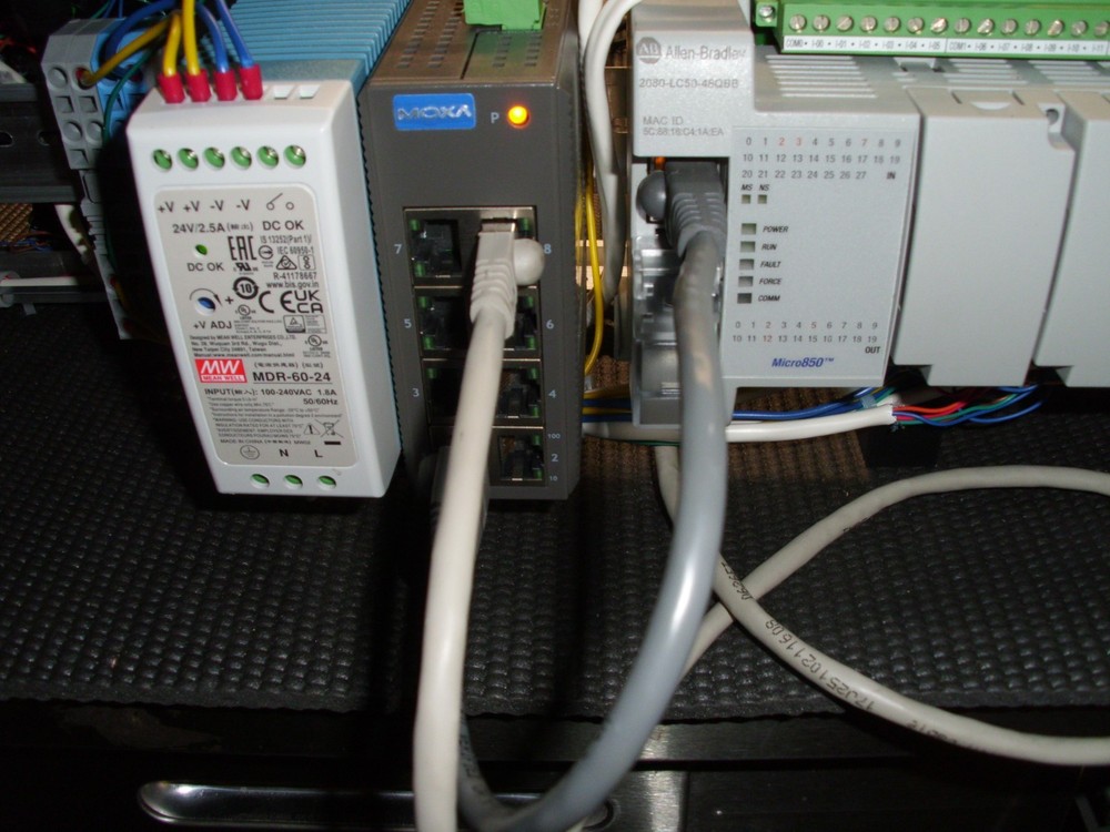 Allen-Bradley Micro850 Programmable CCW PLC Trainer Kit with Panelview 800