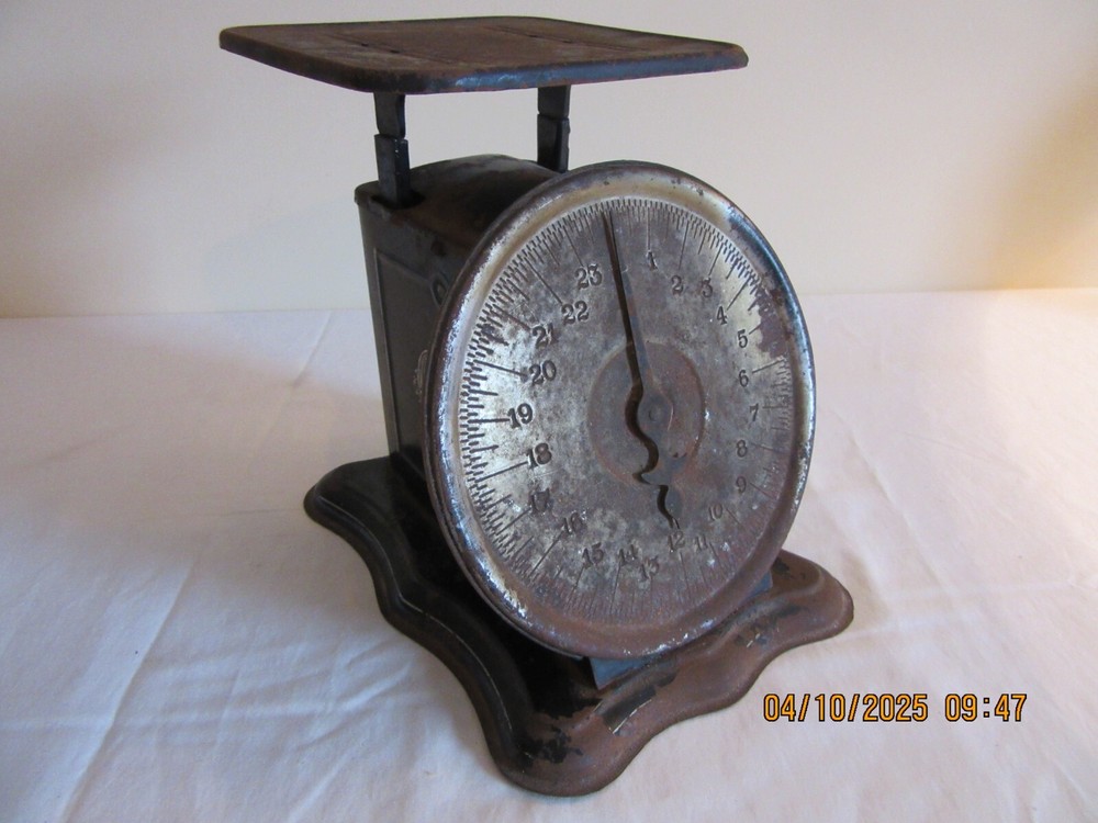 Vintage Metal Scale 24lbs Black Kitchen Scale