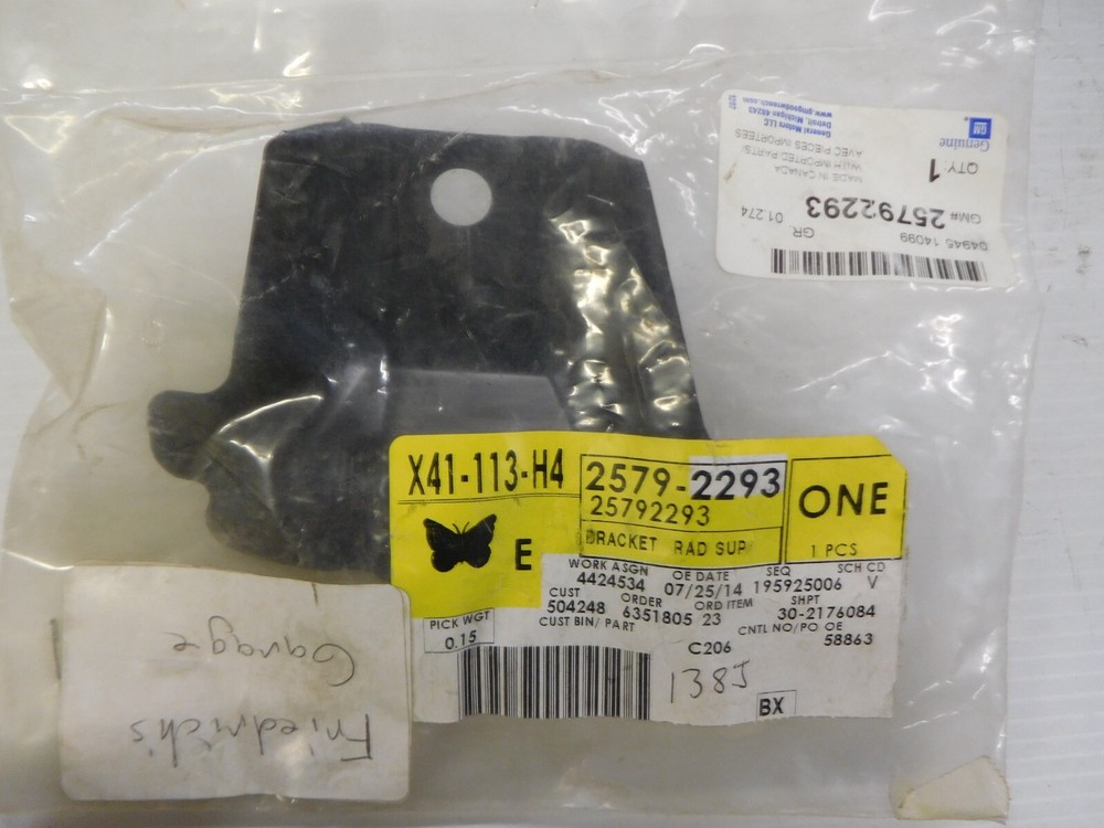 New Genuine GM Upper Tie Bar Bracket 25792293