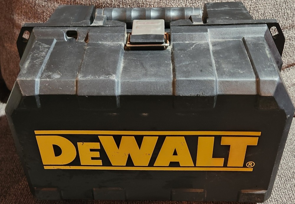 DEWALT DW096 Magnification Automatic Optical Level