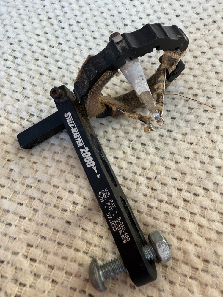 Stalk-Master 2000 Shoot Through Archery Rest