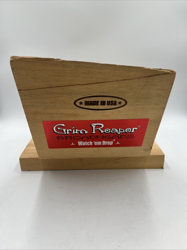 Grim Reaper Broadhead Display - Wood