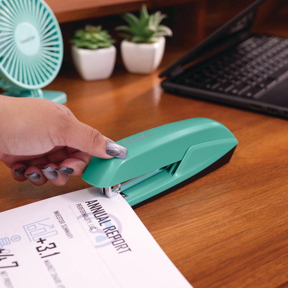 Swingline Stapler, 20 Sheet Capacity, 545 Desktop Regular, Spring Green