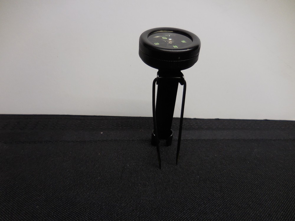 Compasses(3),1 Hunting field compass (works) + 2 engineer compass (needing work)