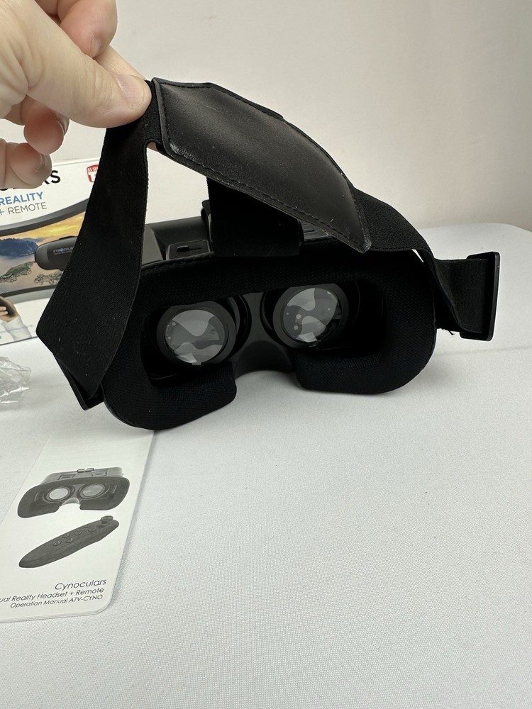 Cynocular's VR Virtual Reality App 3D Glasses Adjustable Headset Plus Remote New