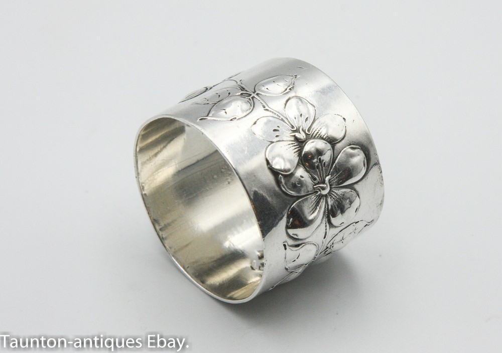 German 800 solid silver napkin ring name engraved 'Suschen' Flowers rose design