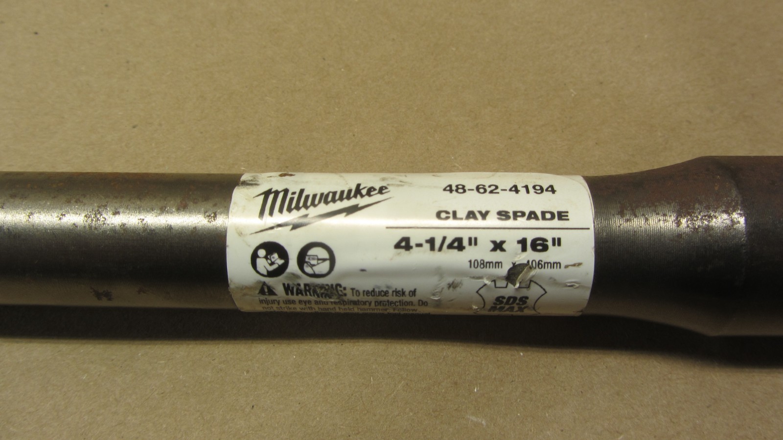 Milwaukee 48-62-4194 Clay Spade Chisel, SDS Max® Shank, 4-1/4 in W Blade, 16 in