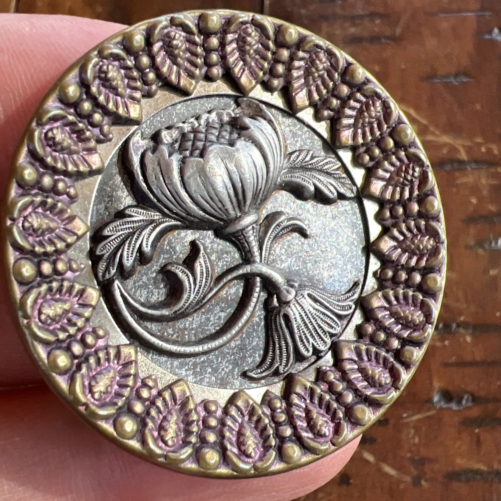 Antique Brass Multi-Layer Floral Picture Figural Button