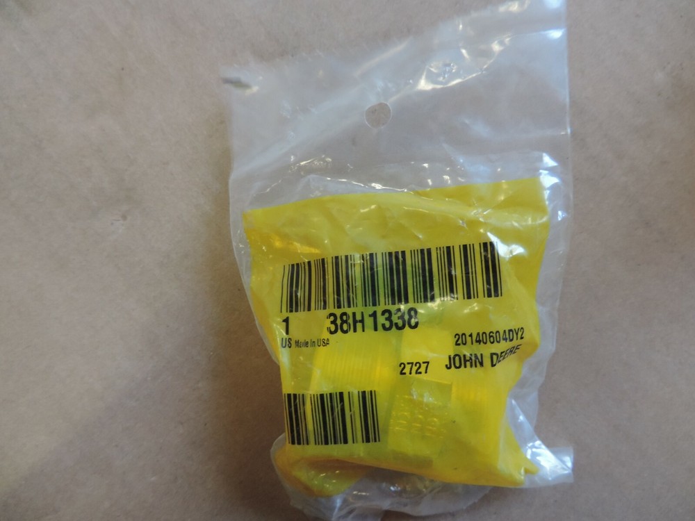 John Deere 38H1338 - Adapter Fitting