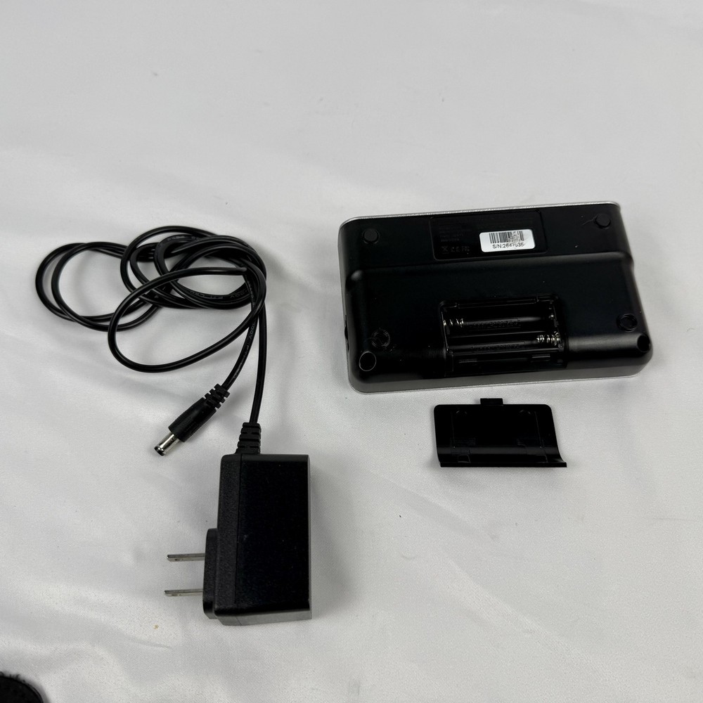 Mooer PE100 Guitar Multi Effects Processor Pedal Digital W/ Adapter Strap Cable