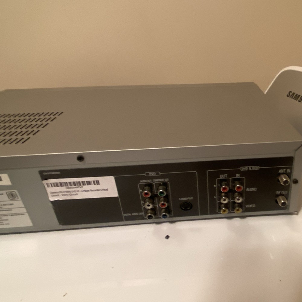 Daewoo DV-T99N VHS DVD CD Combo Player Silver US Plug Multiple AV Outputs