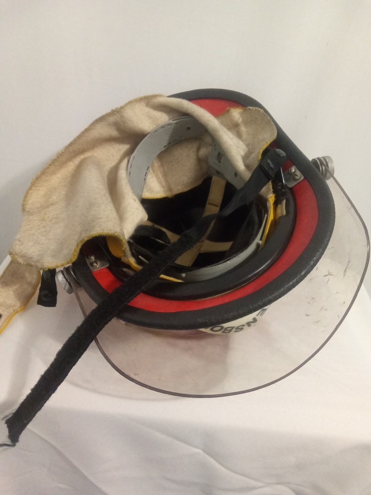 Vintage fireman helmet model CHIEFTAIN CITATION firefighting. CAPTAIN.. EUC