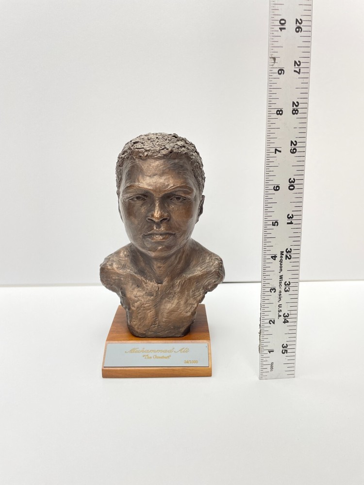 Muhammad Ali Statue by Brad Lorang 2003