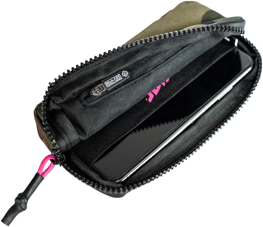 Essentials Case - Muc-Off Essentials Case - Camo - Phone Bag and Holder