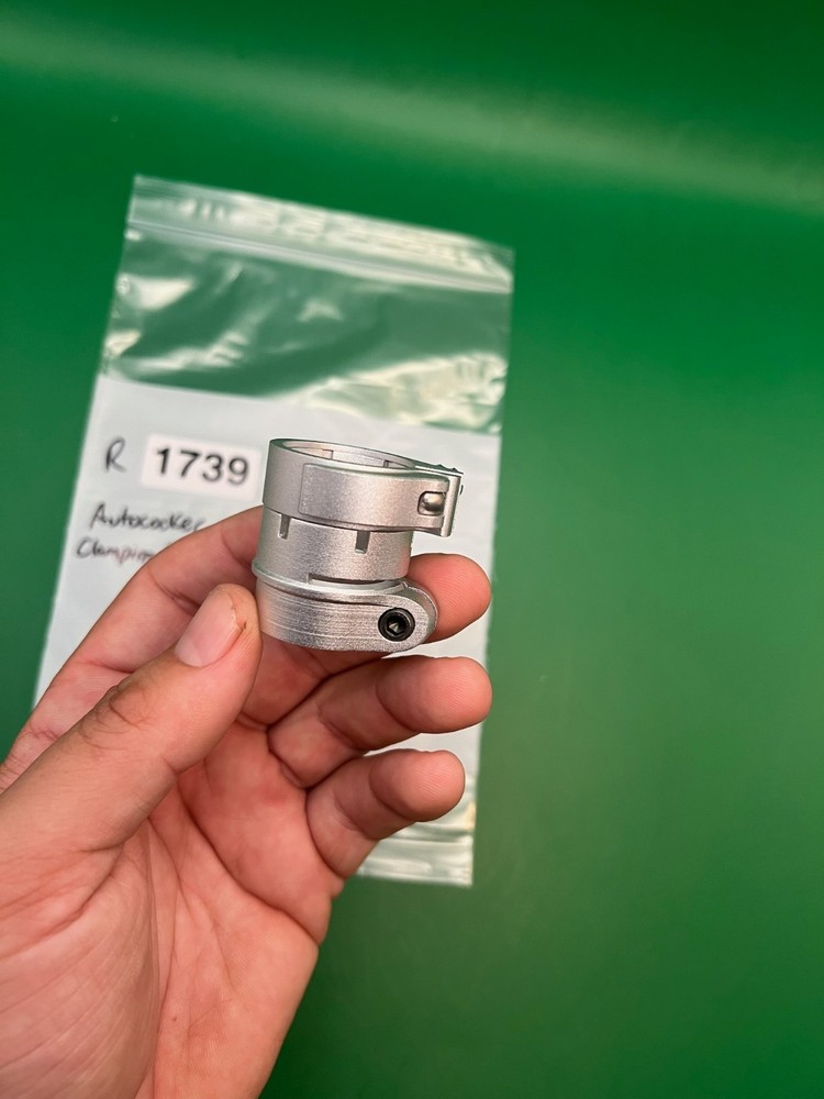 Autococker Clamping Feedneck