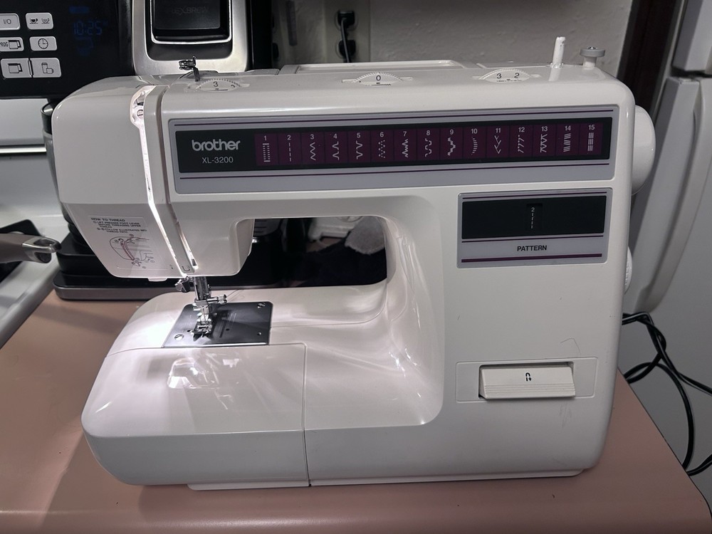 Brother XL 3200 Pattern Sewing Machine With Pedal Tested Working Good Clean