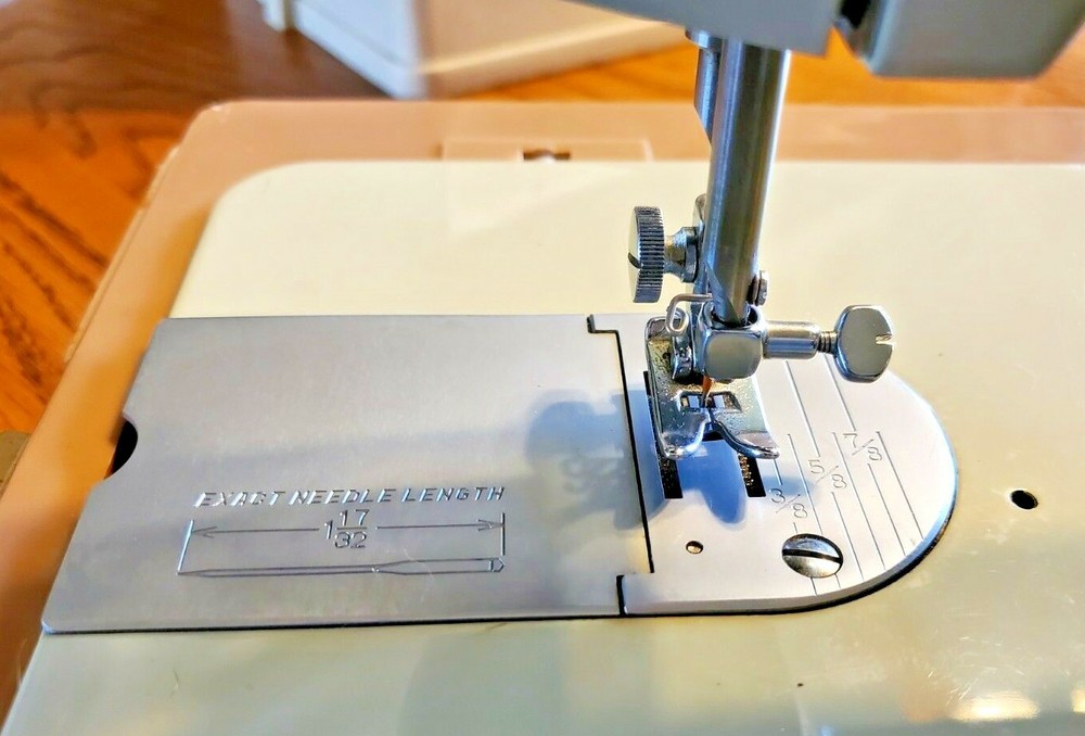 WARDS SIGNATURE SEWING MACHINE UHT J265A