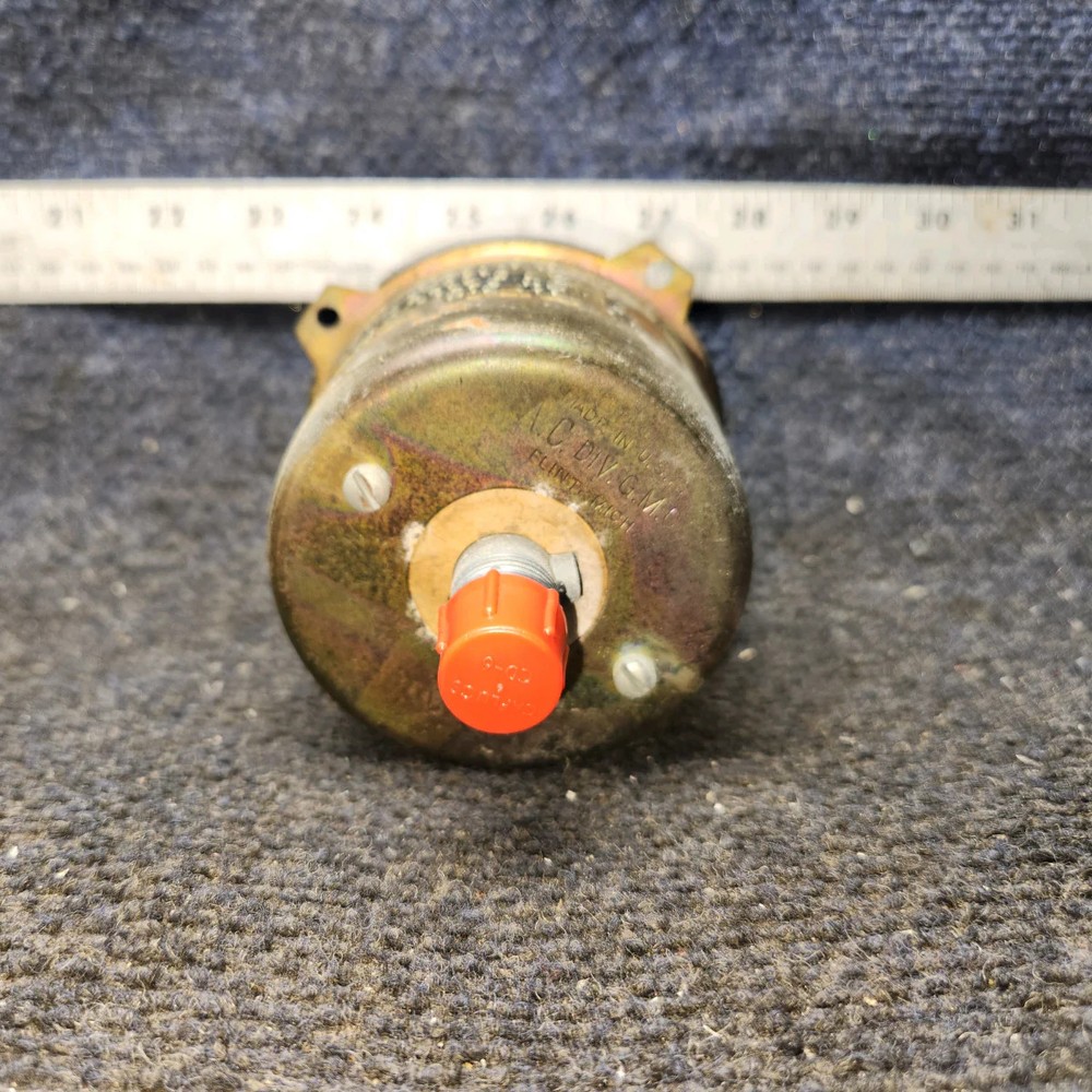 S1305-6 | Cessna 172F | Tachometer