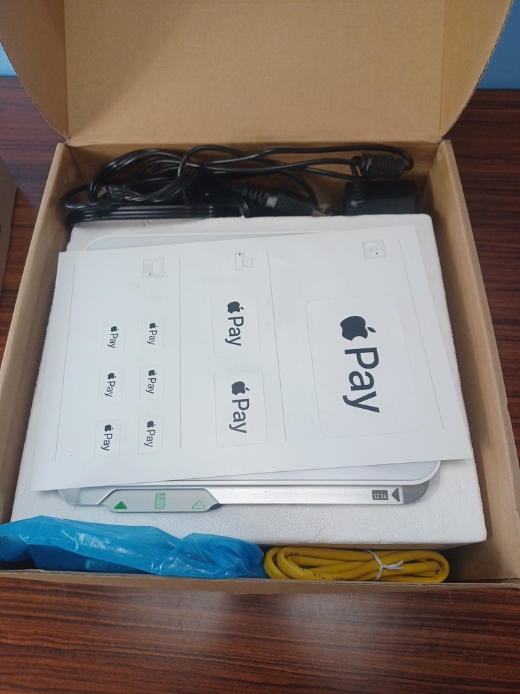 Clover Mini Wifi C300 Card Reader POS System