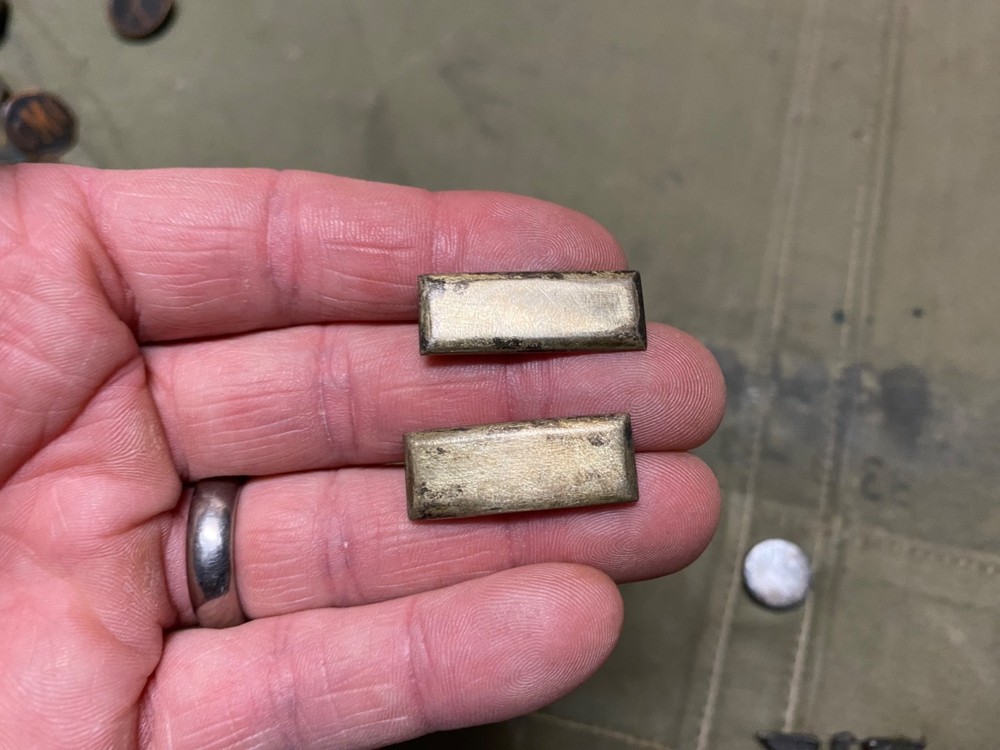 ORIGINAL WWII US ARMY OFFICER 1ST LIEUTENANT JACKET, SHIRT COLLAR INSIGNIA LOT