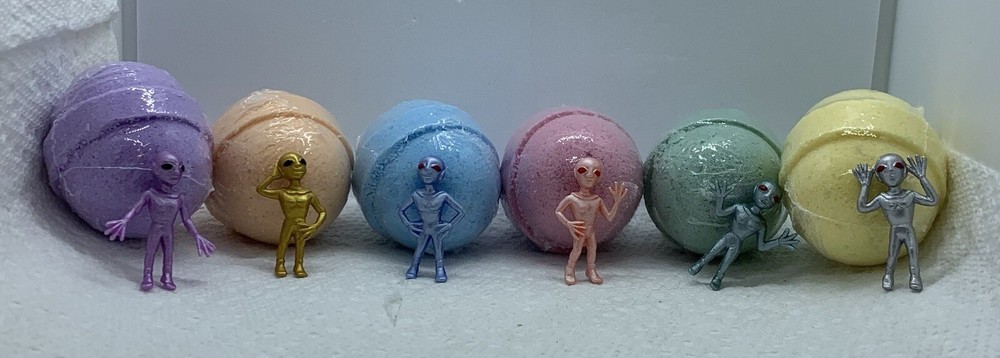Aliens from Outer Space 6-pack Mini Bath Bomb Gift Set for Kids