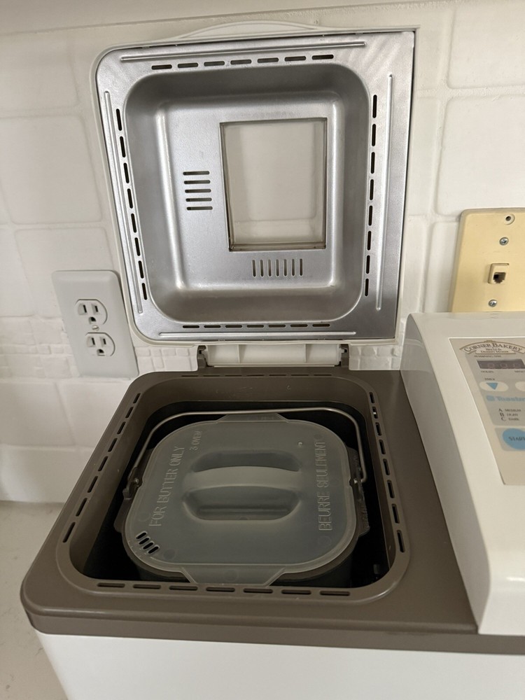 Toastmaster Corner Bakery Automatic Bread Maker Machine Model 1170S Butter Cover