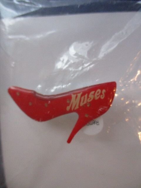 Muses Red Shoe Lapel Pin NIP *